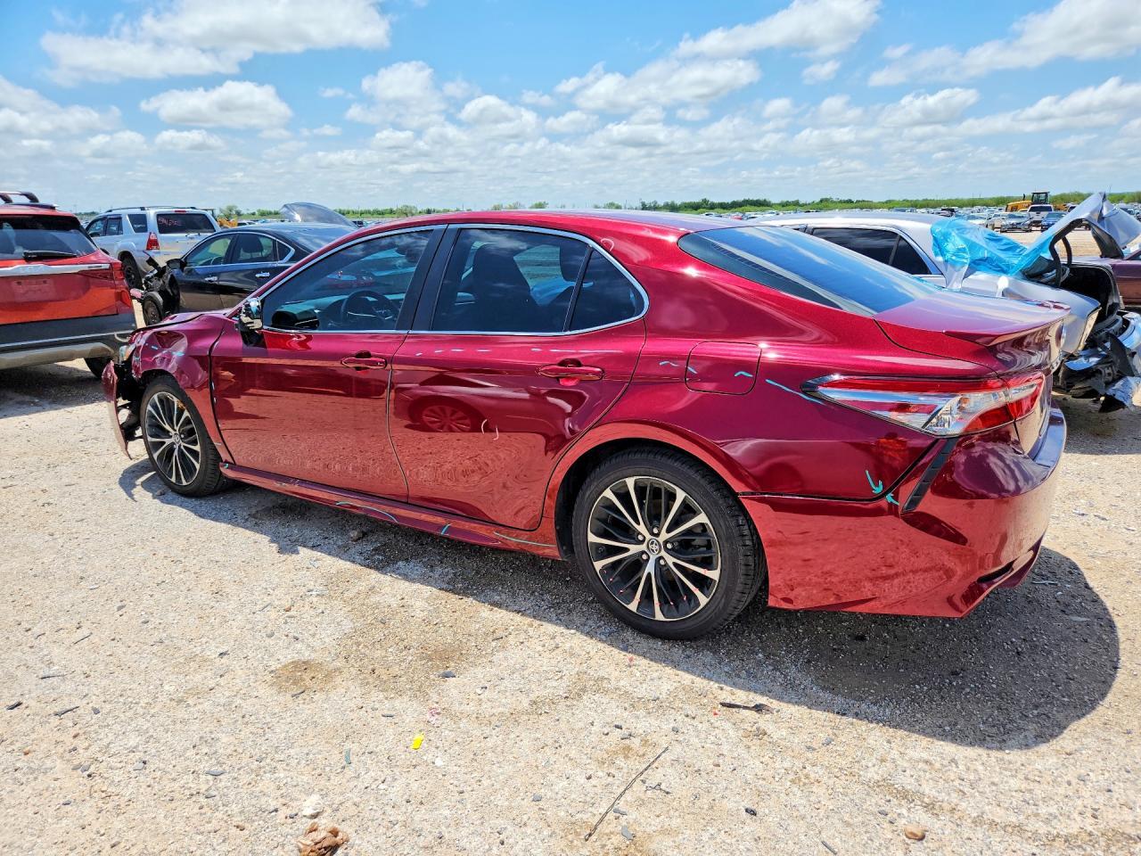 2018 TOYOTA CAMRY