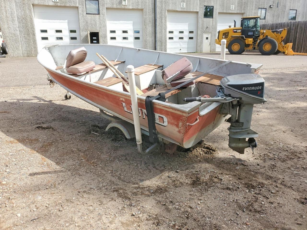 1988 LUND Boat