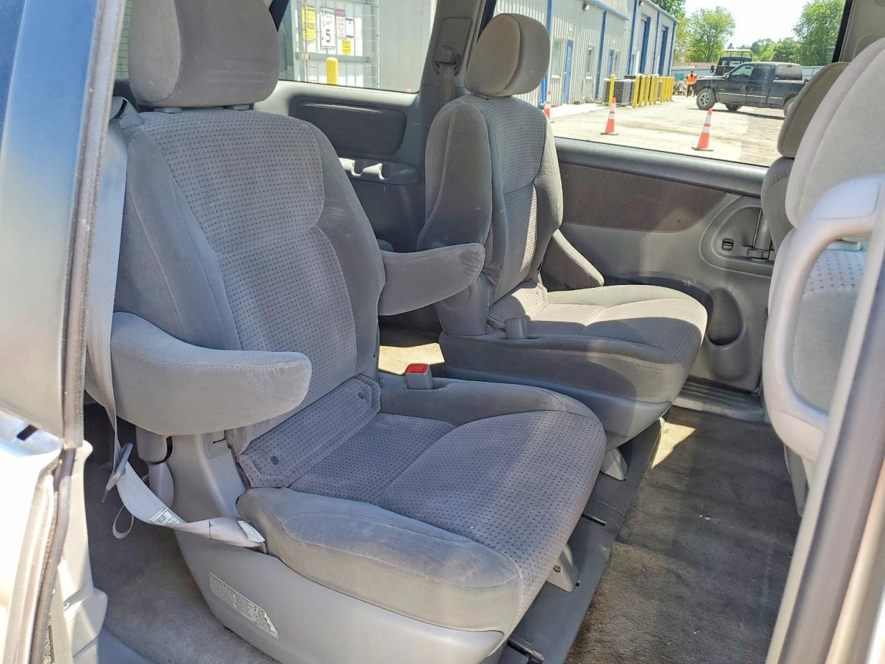 2006 TOYOTA SIENNA