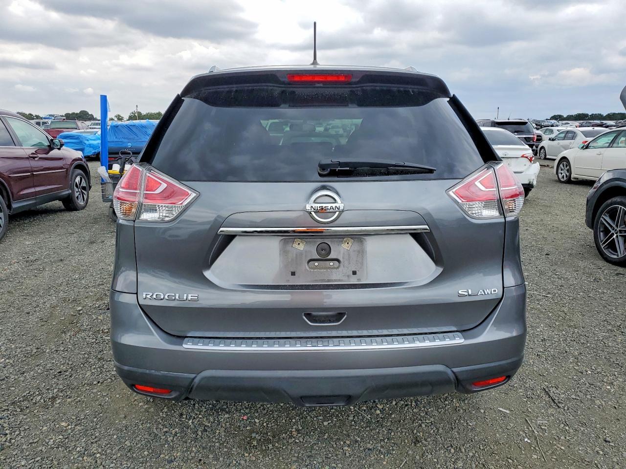 2015 NISSAN ROGUE