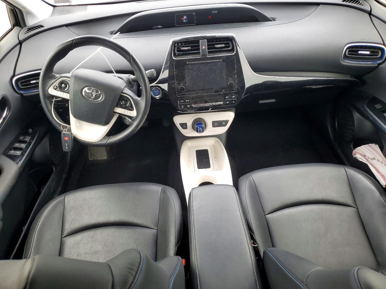 2016 TOYOTA PRIUS
