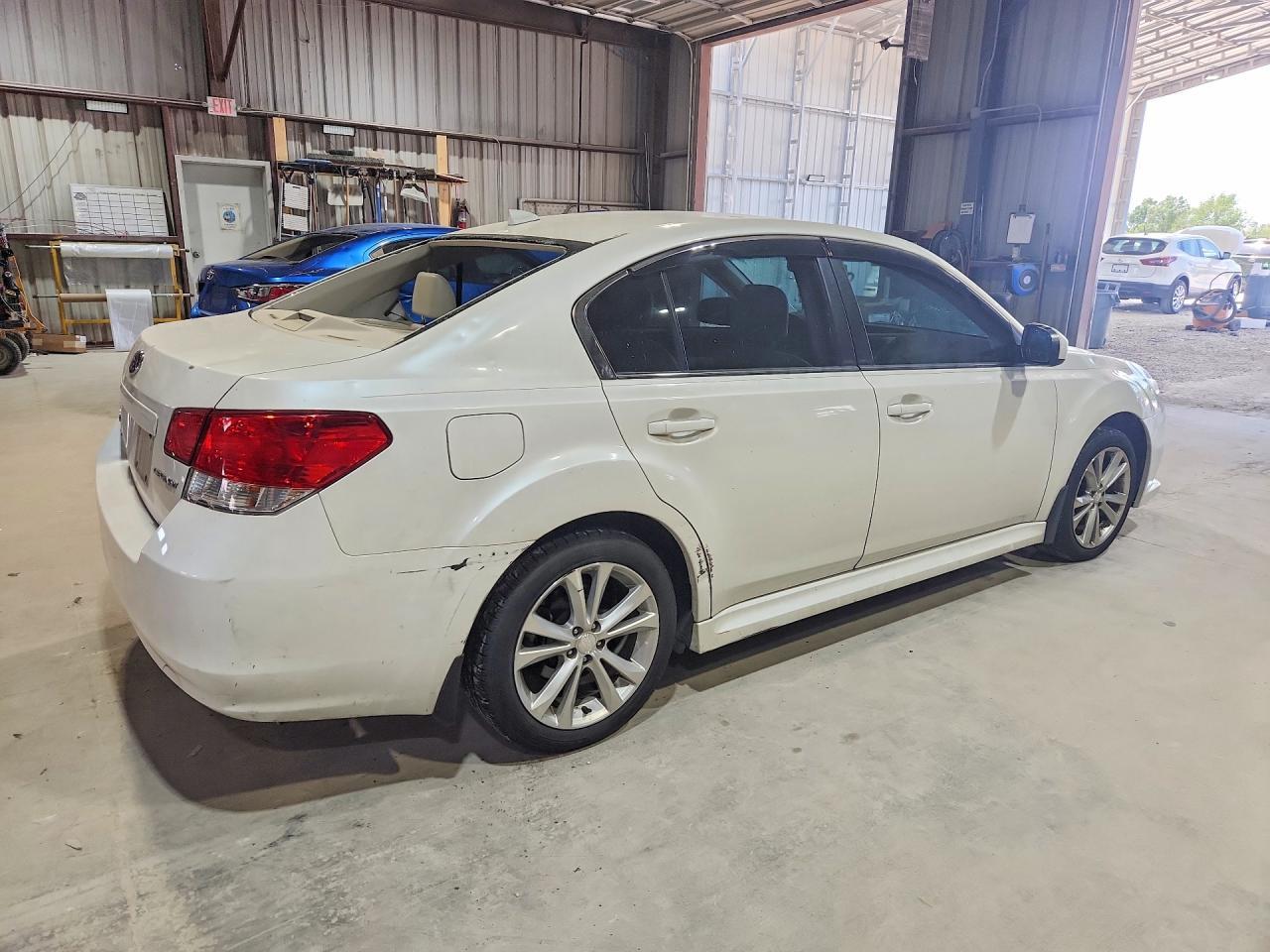 2014 SUBARU Legacy