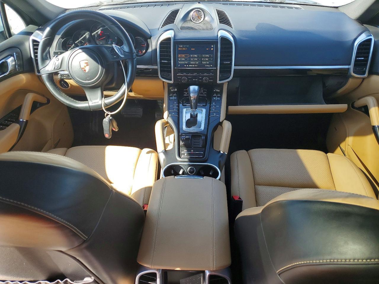 2014 PORSCHE CAYENNE