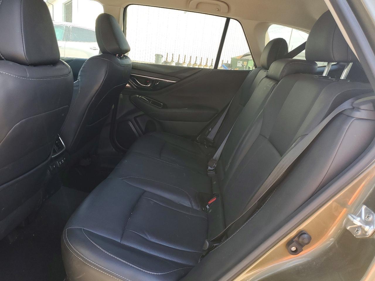 2020 SUBARU Outback