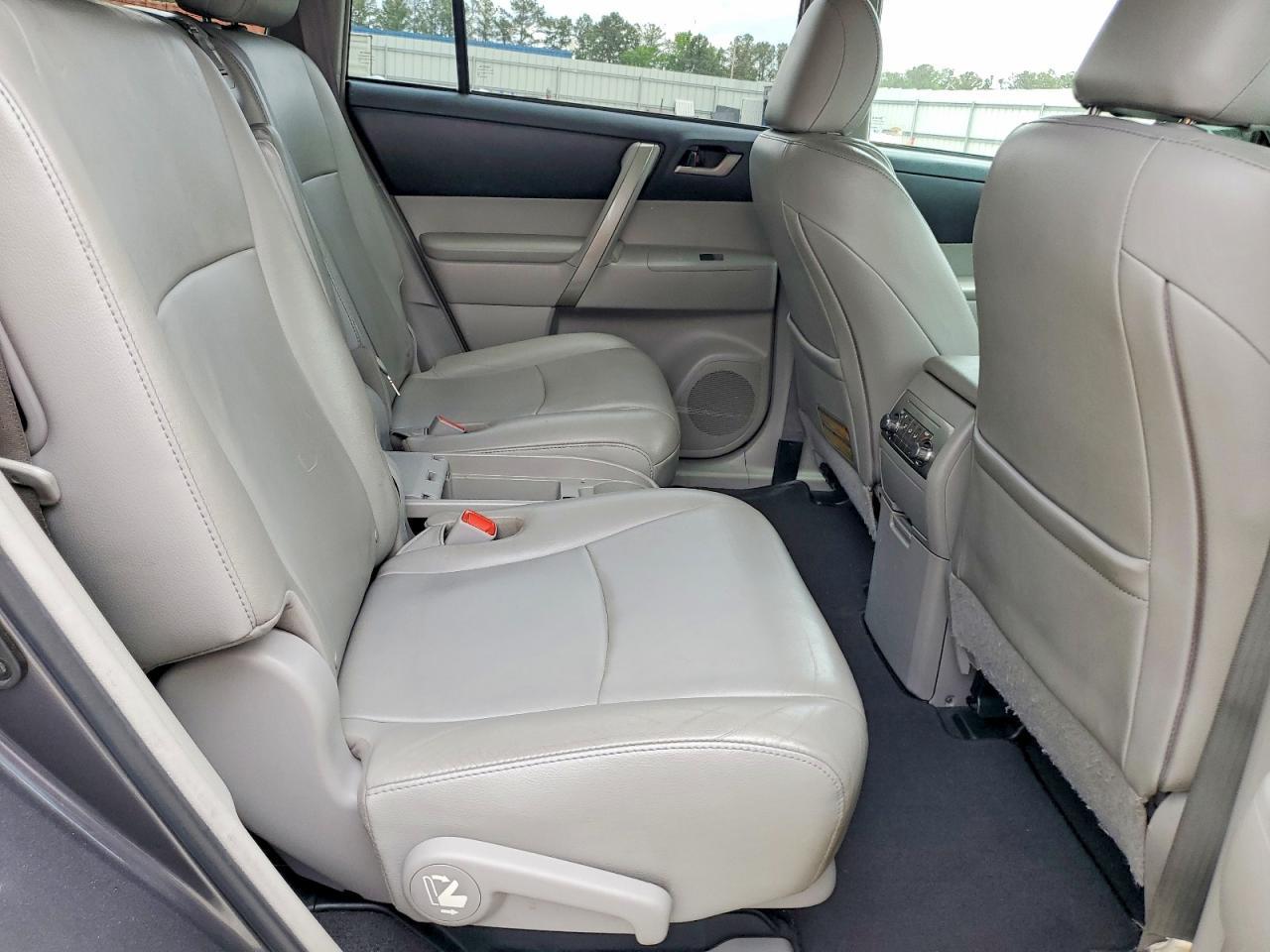 2012 TOYOTA HIGHLANDER