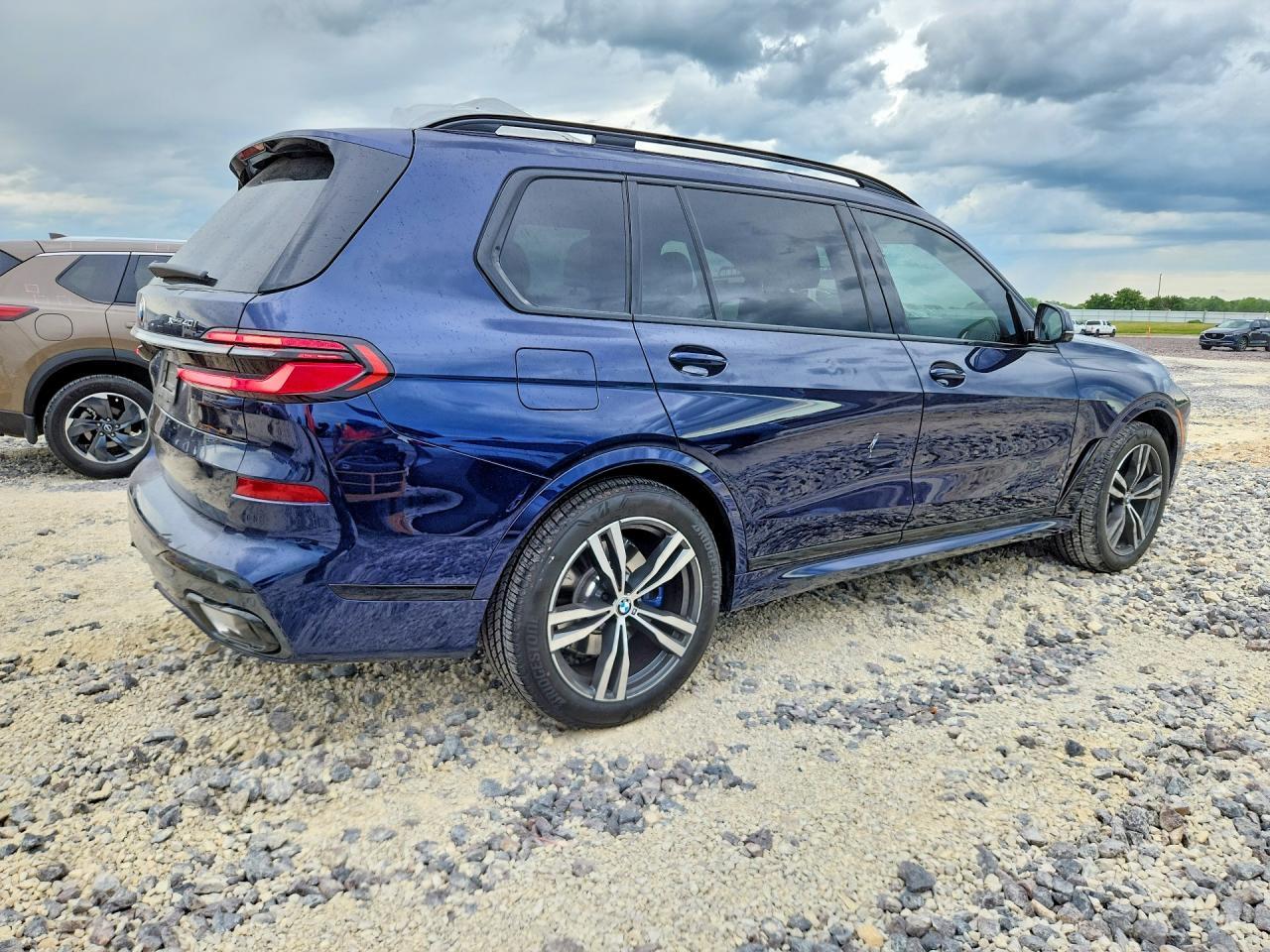 2026 BMW X7