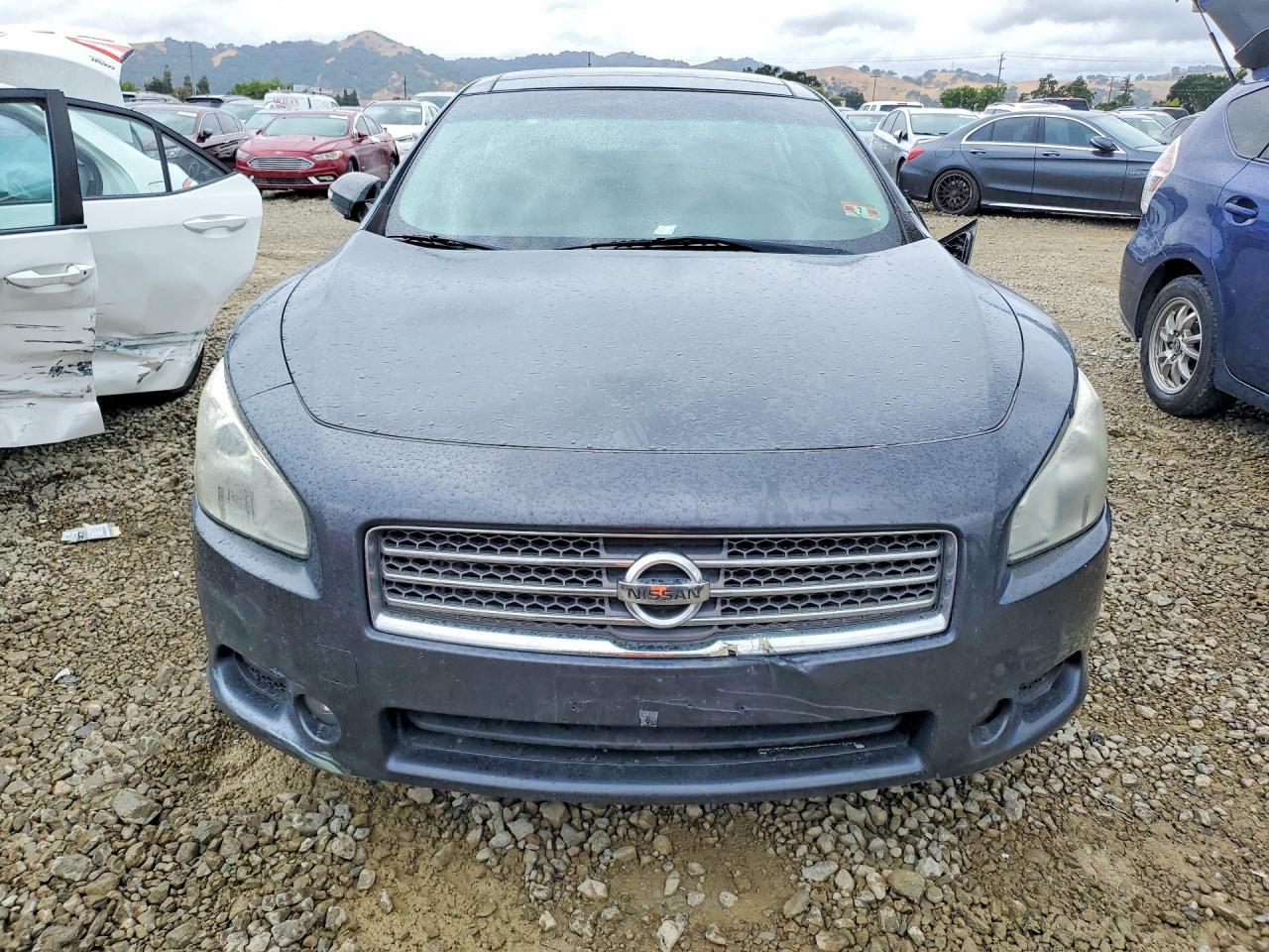 2011 NISSAN Maxima