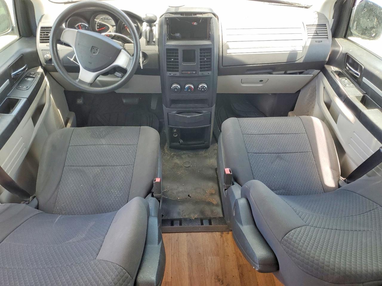 2010 DODGE Grandravan