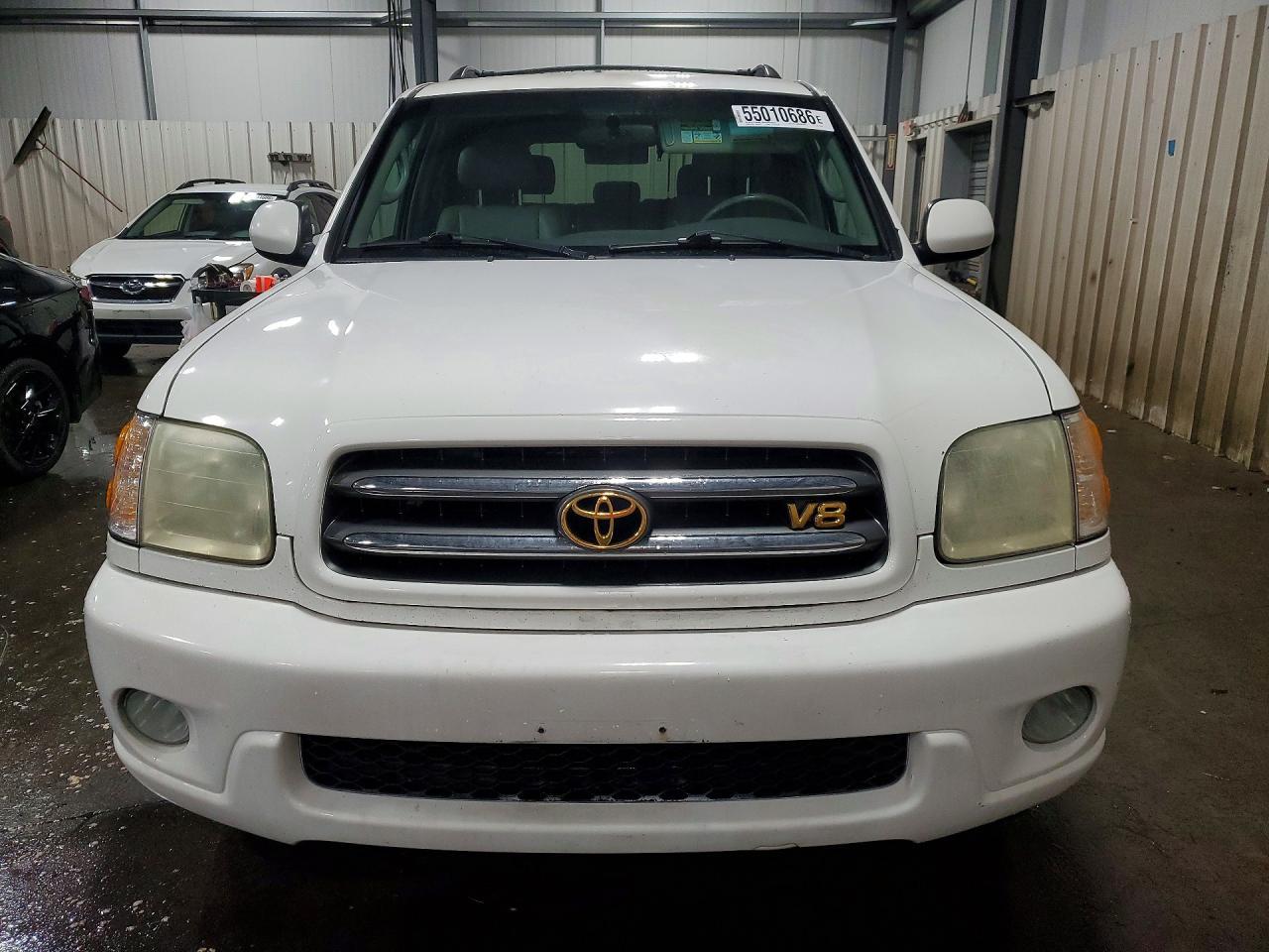 2004 TOYOTA Sequoia