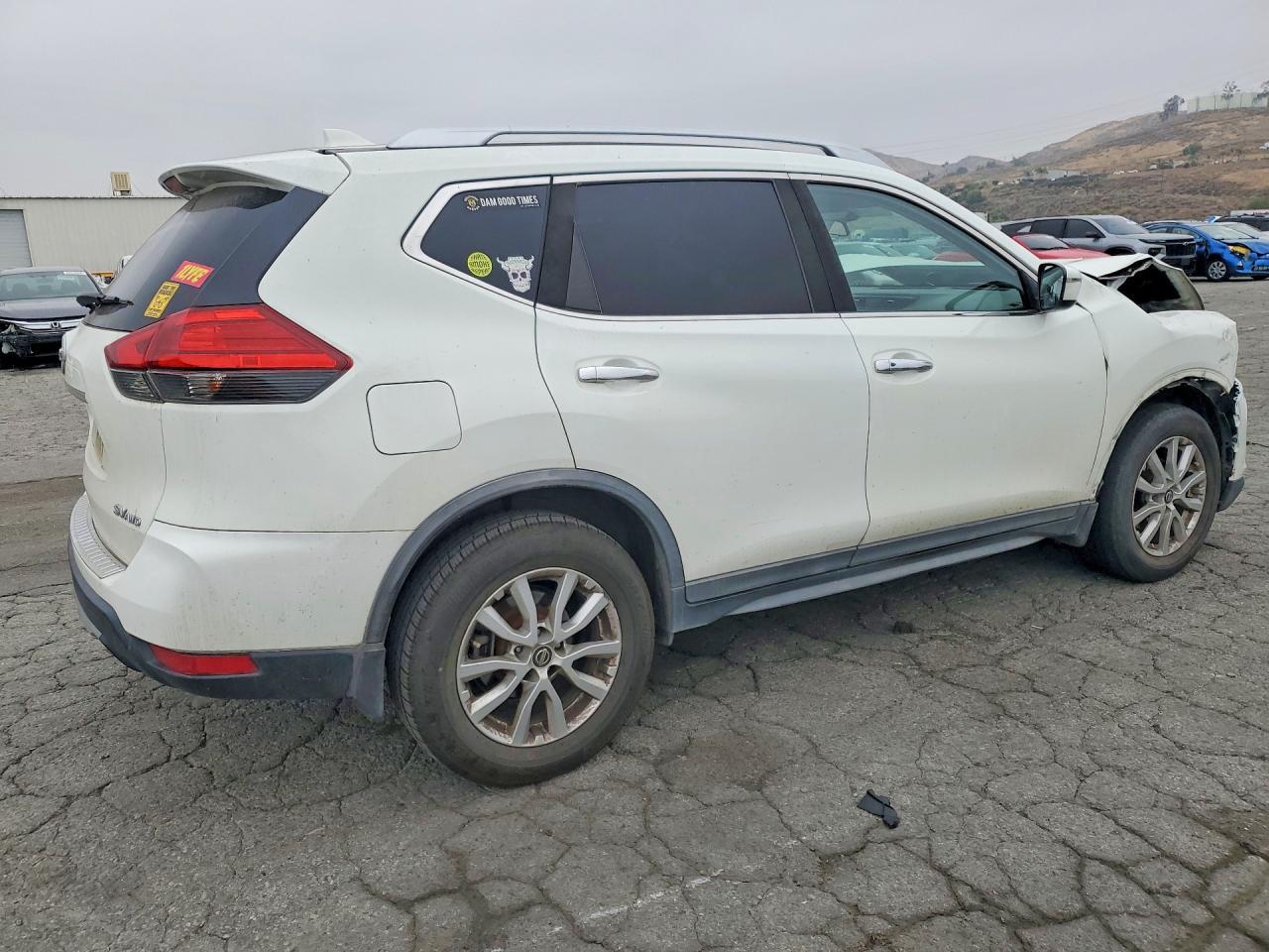 2017 NISSAN ROGUE