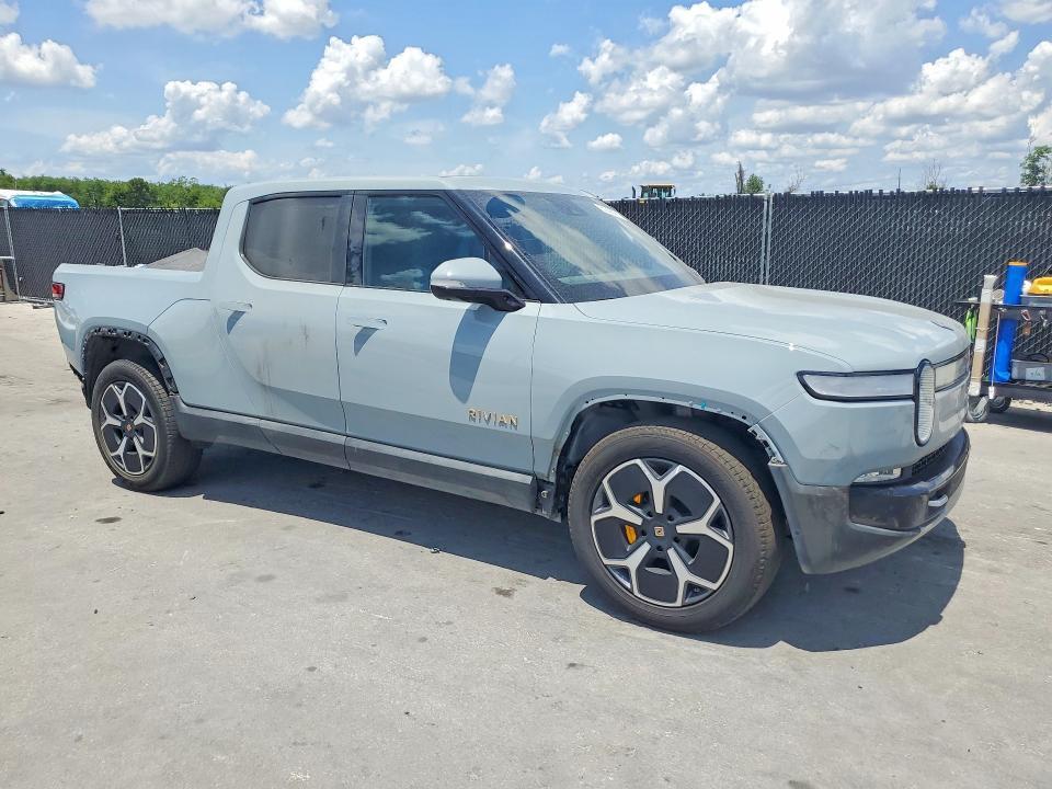 2022 RIVIAN R1t