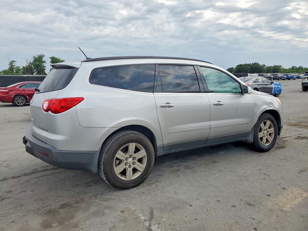 2010 CHEVROLET TRAVERSE