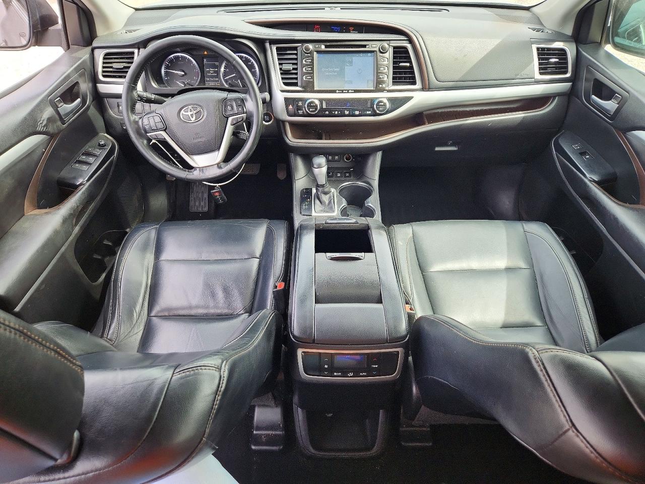 2017 TOYOTA HIGHLANDER
