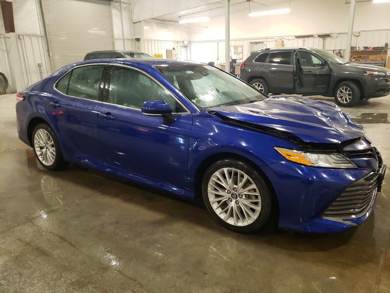 2018 TOYOTA CAMRY