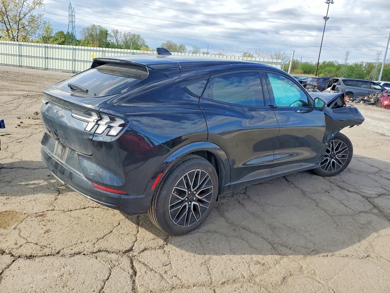 2024 FORD Mustang Mach-E
