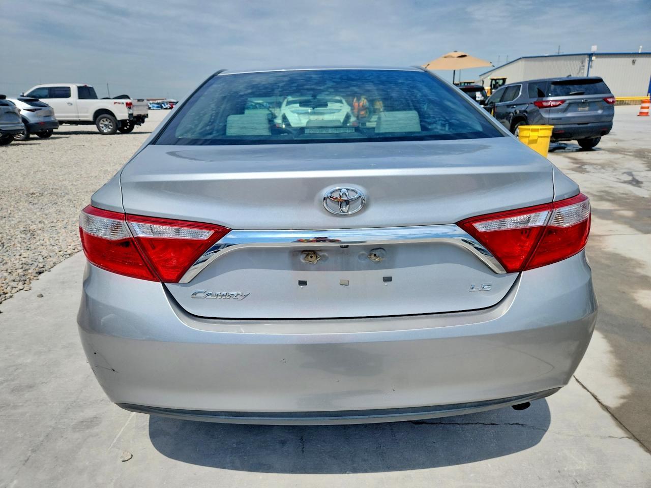 2016 TOYOTA CAMRY