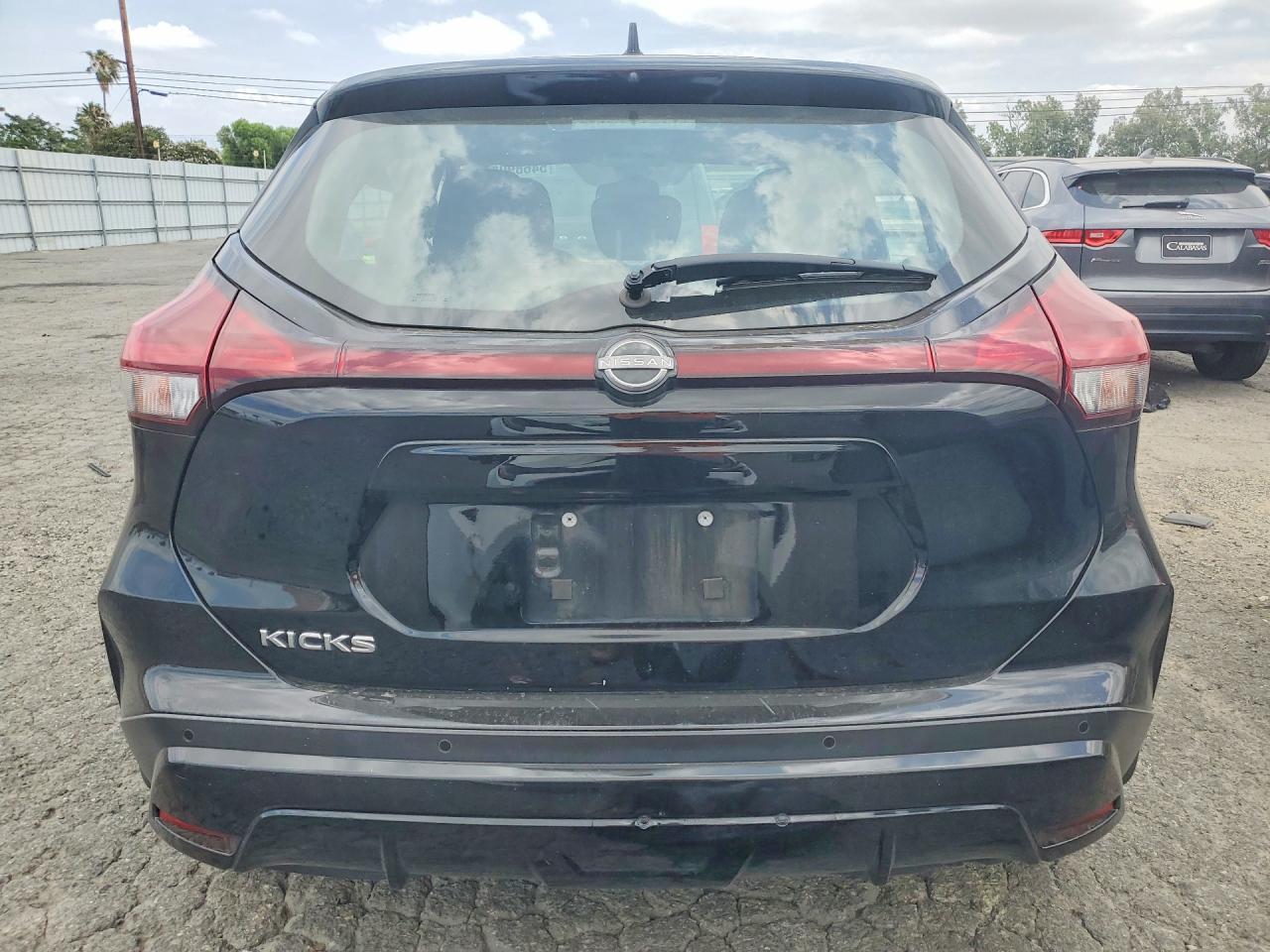 2023 NISSAN KICKS