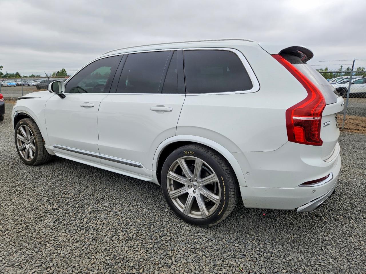 2017 VOLVO XC90