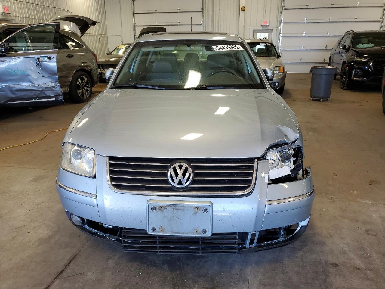 2002 VOLKSWAGEN Passat