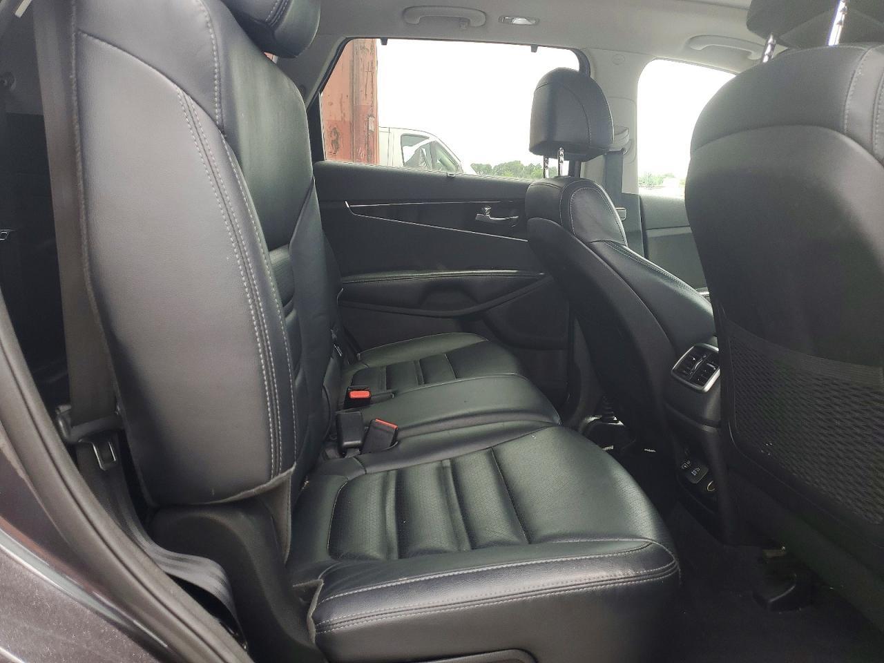 2017 KIA SORENTO