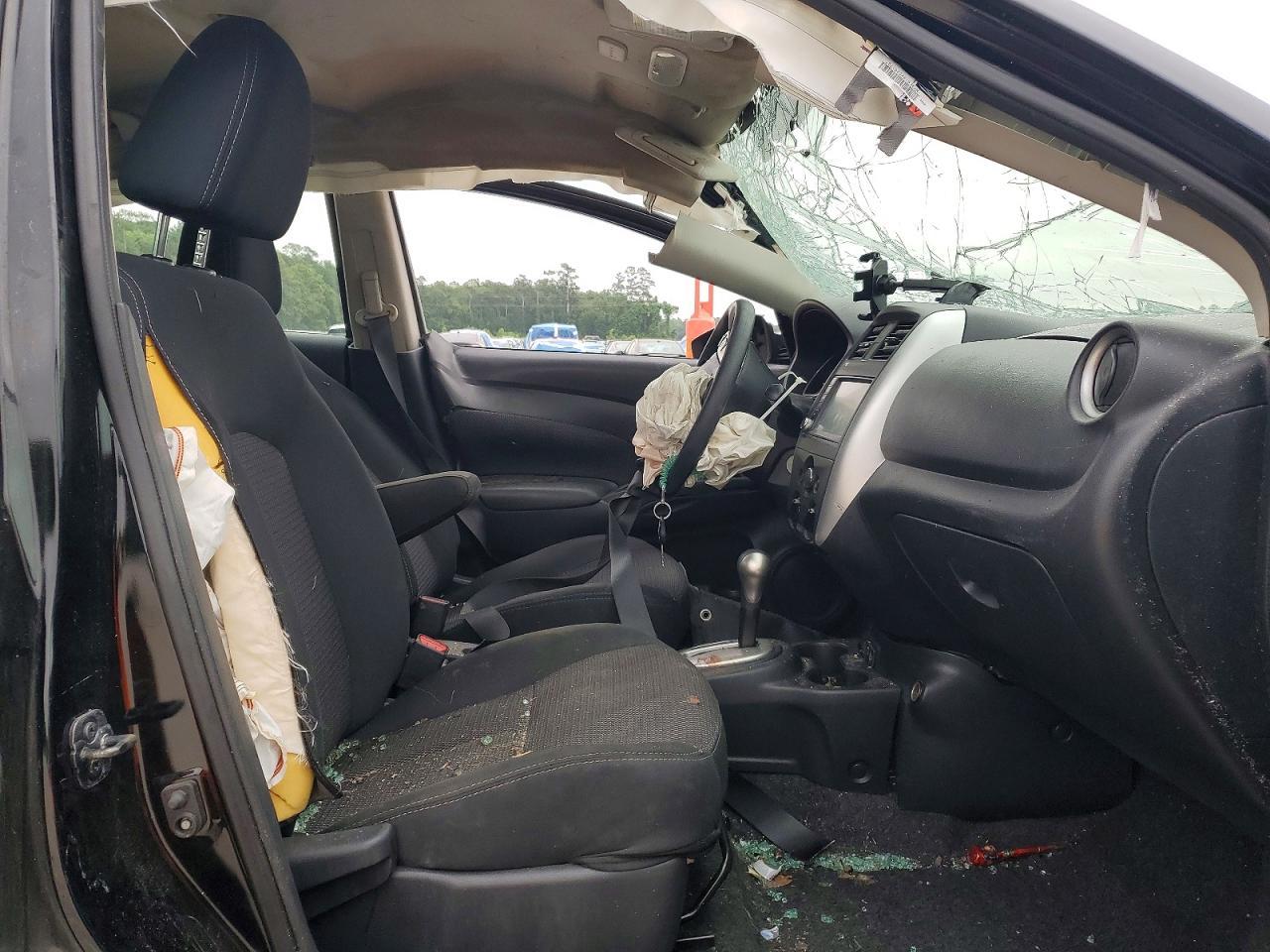 2019 NISSAN VERSA