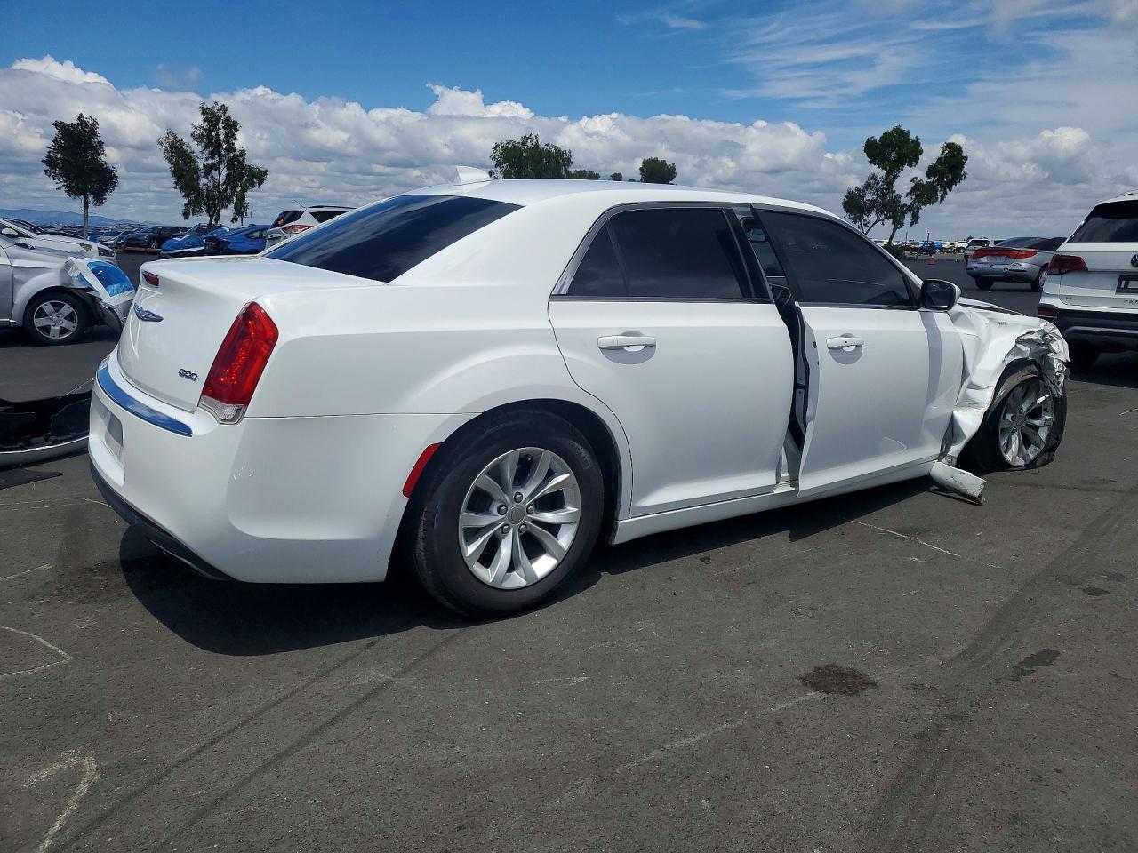 2016 CHRYSLER 300