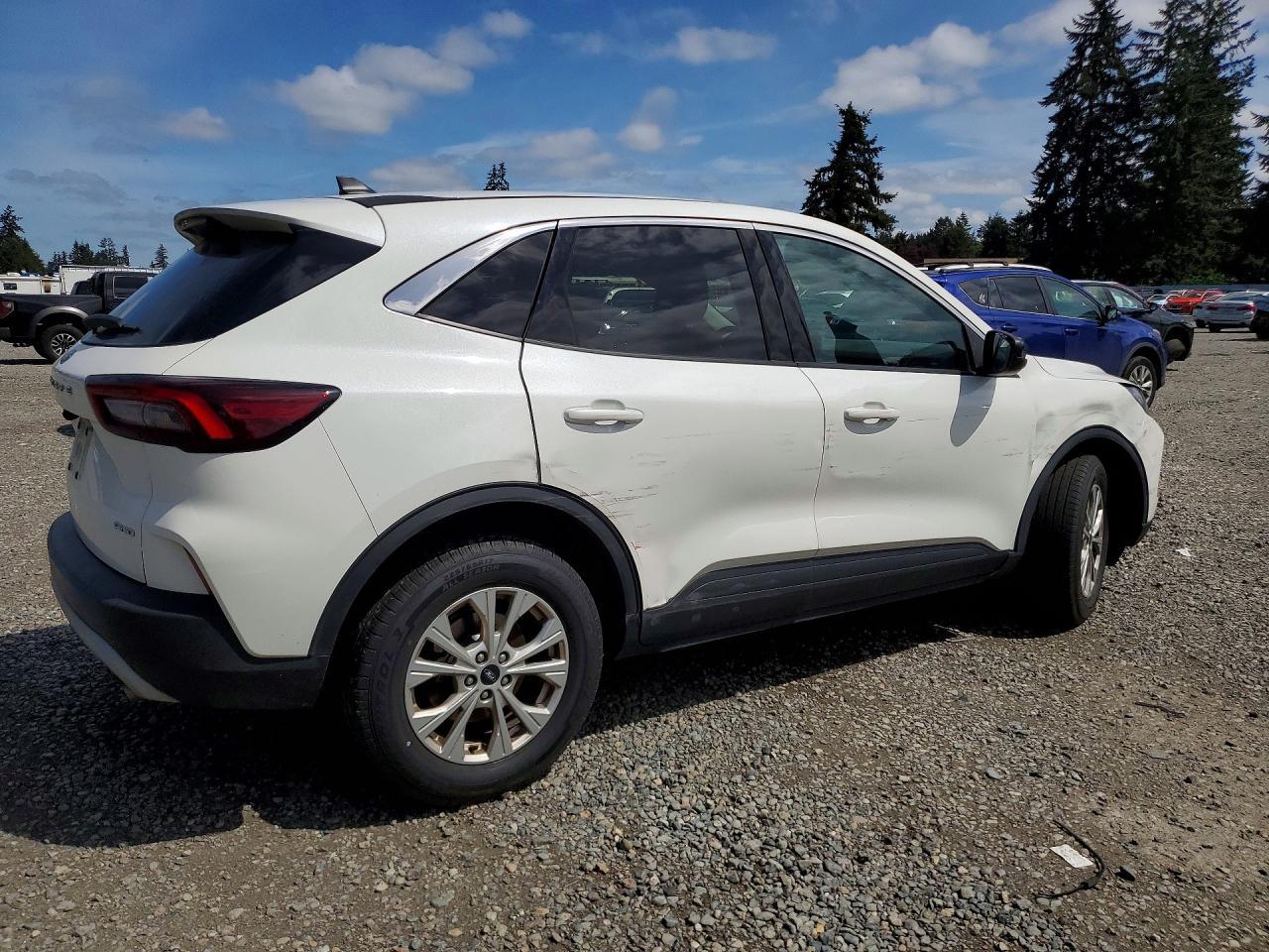 2023 FORD ESCAPE