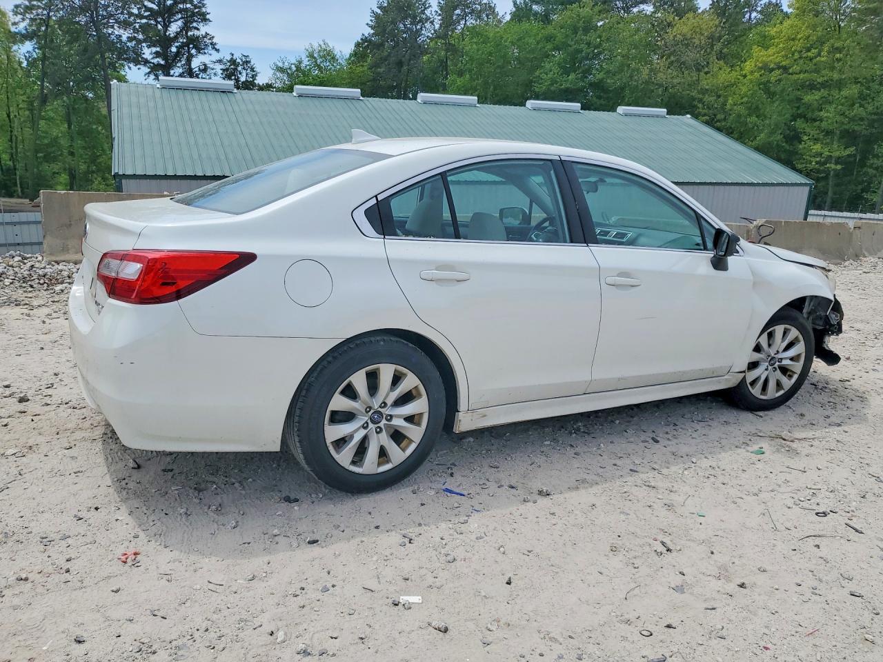 2017 SUBARU Legacy