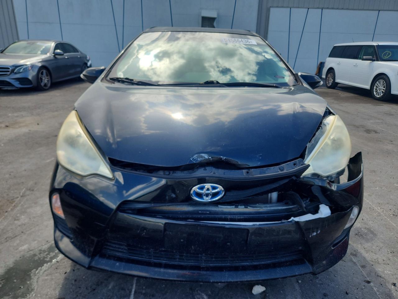 2013 TOYOTA Prius c