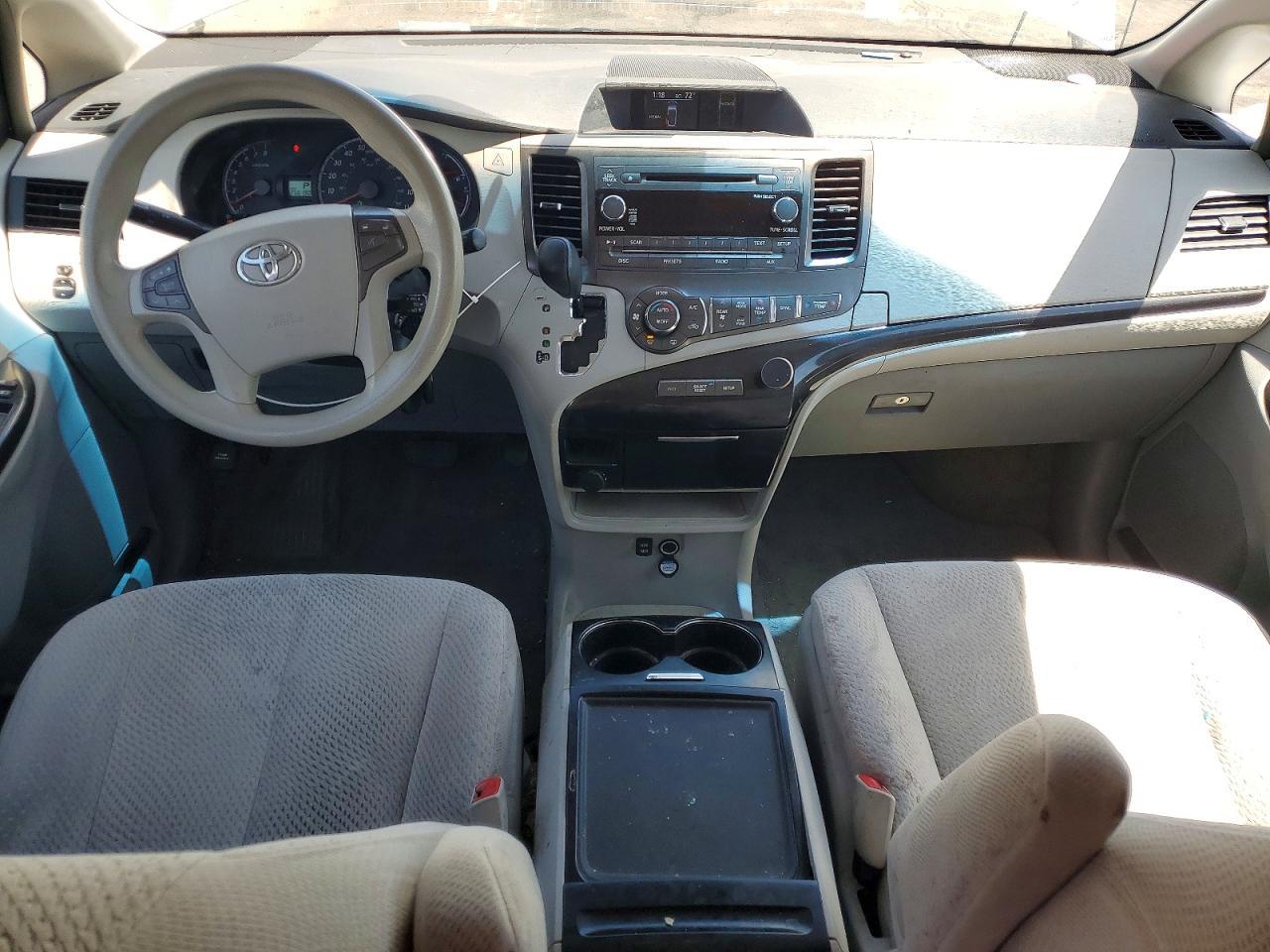 2013 TOYOTA SIENNA