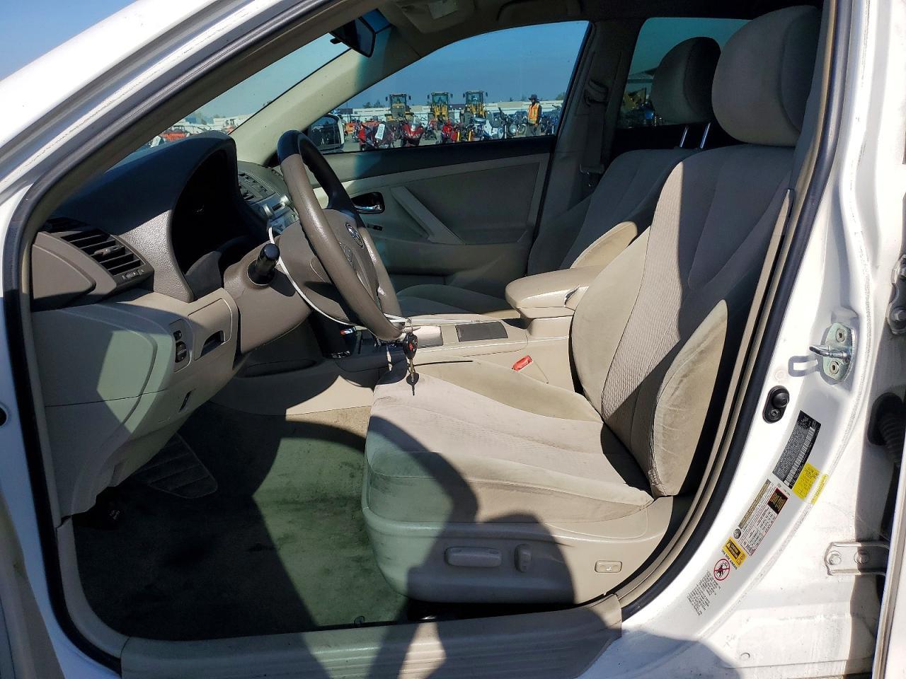 2011 TOYOTA CAMRY
