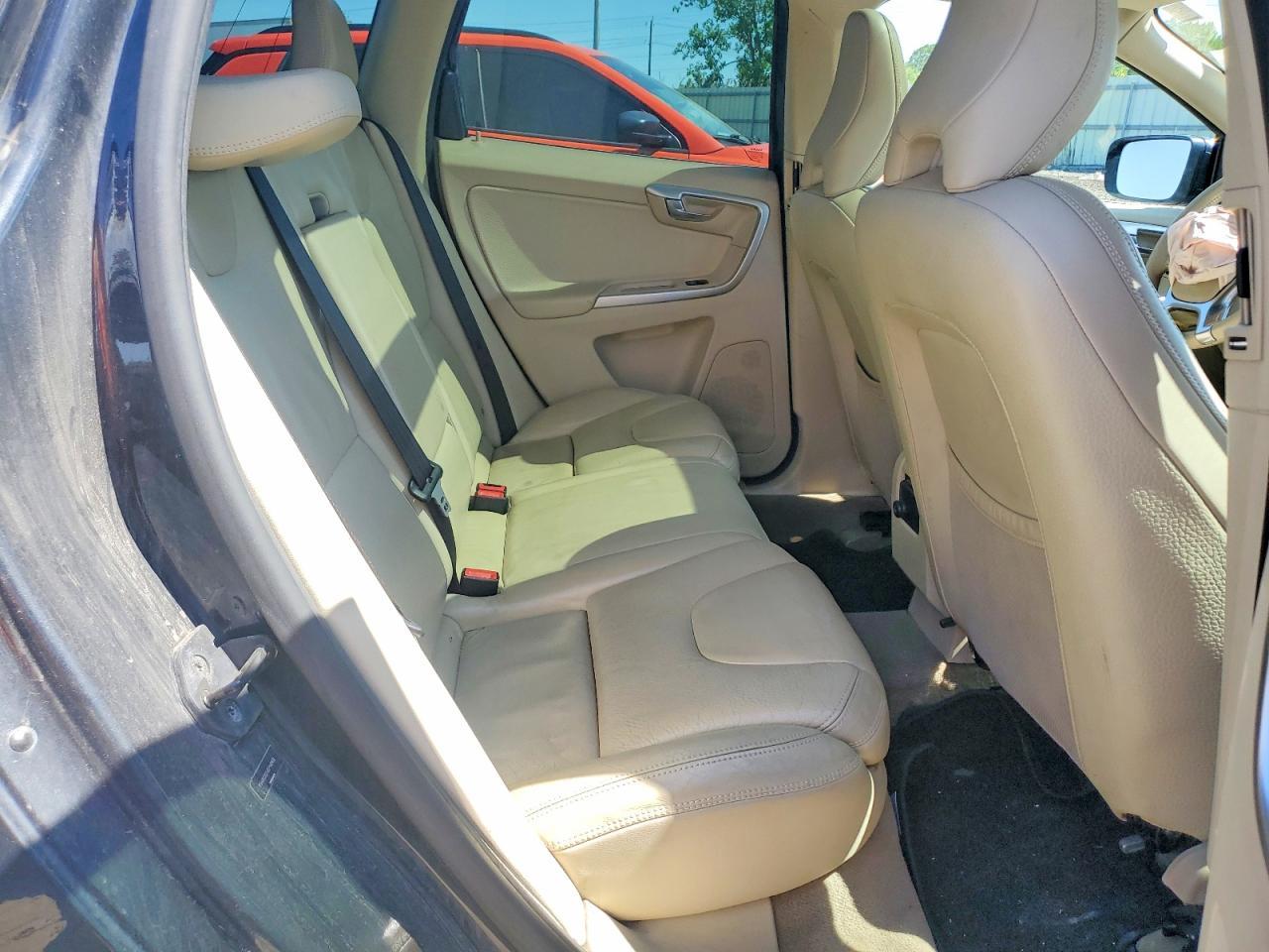 2011 VOLVO XC60