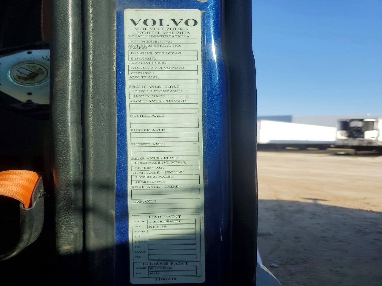 2014 VOLVO VNL