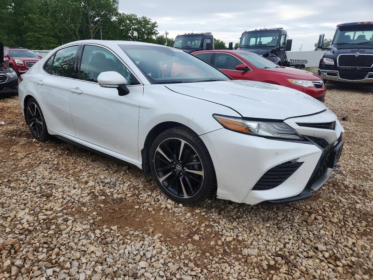 2018 TOYOTA CAMRY