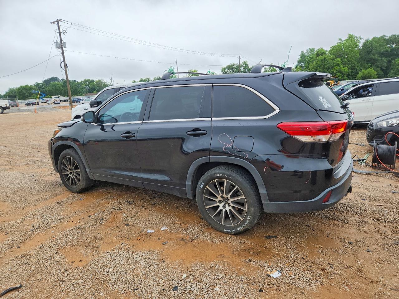 2017 TOYOTA HIGHLANDER