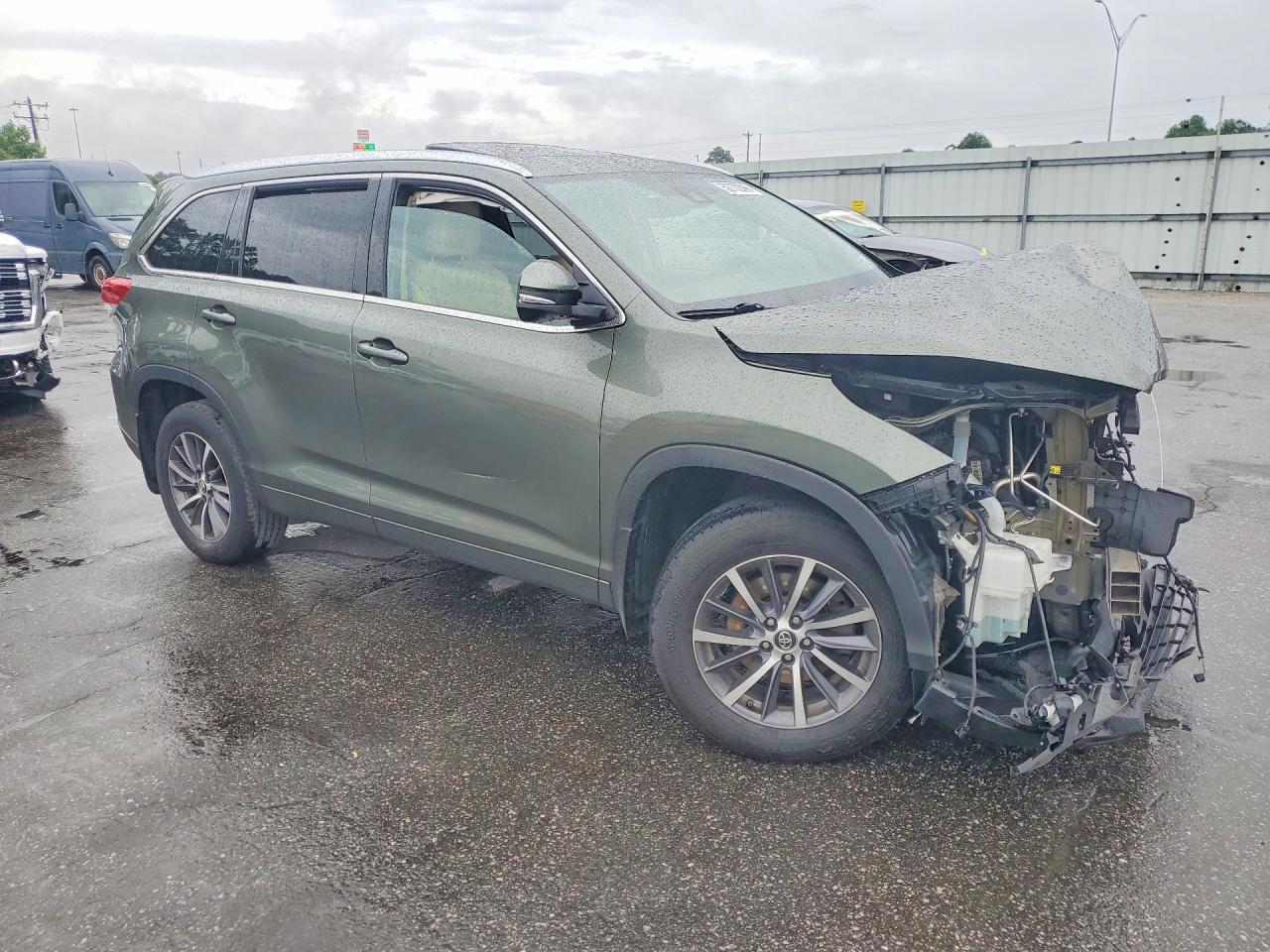 2018 TOYOTA HIGHLANDER