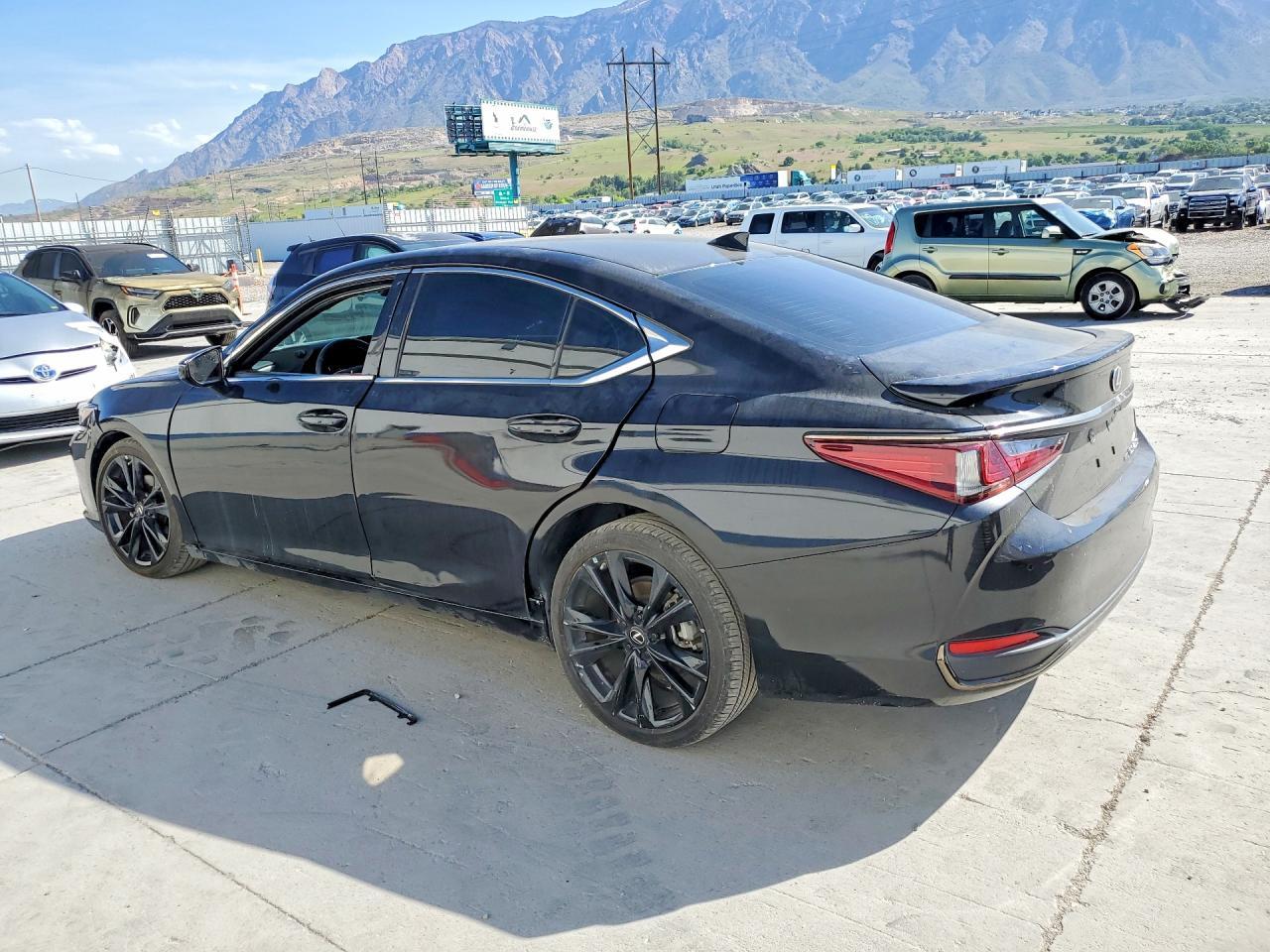 2022 LEXUS ES 250