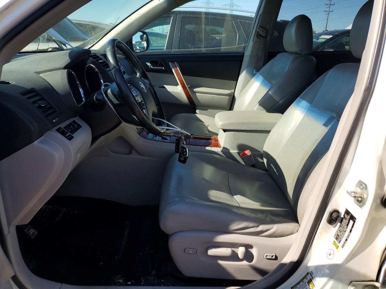 2013 TOYOTA HIGHLANDER