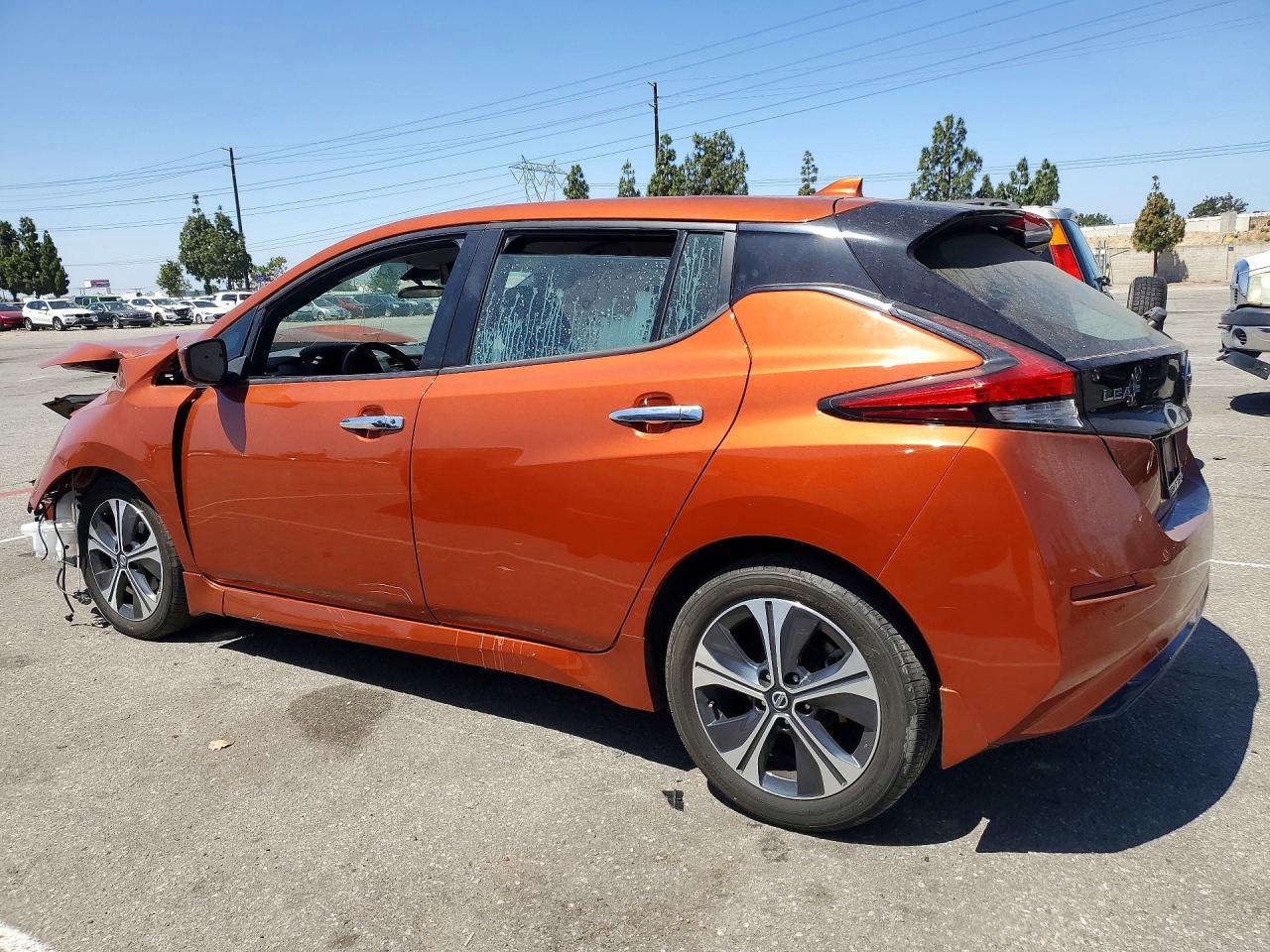2022 NISSAN LEAF