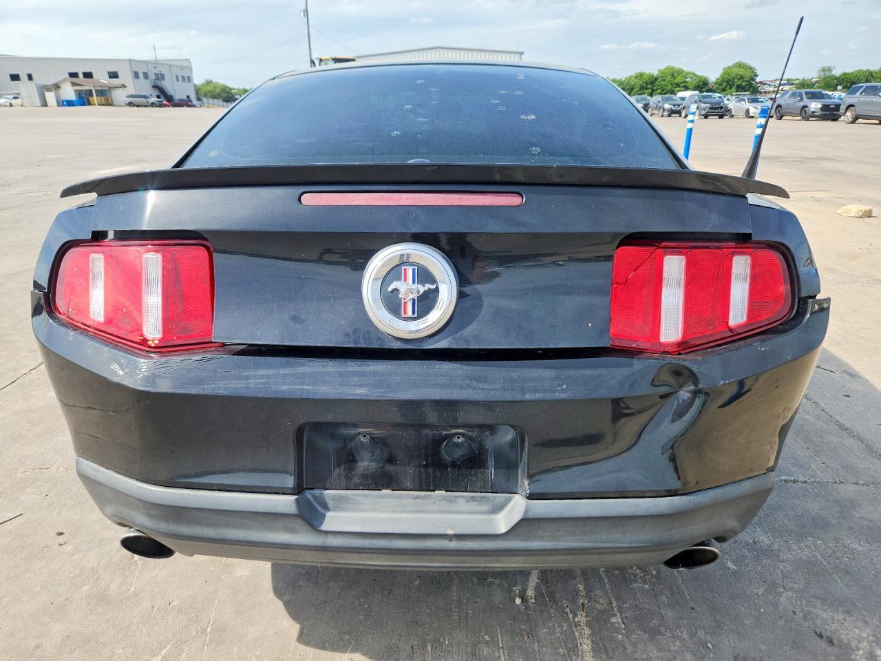 2011 FORD MUSTANG