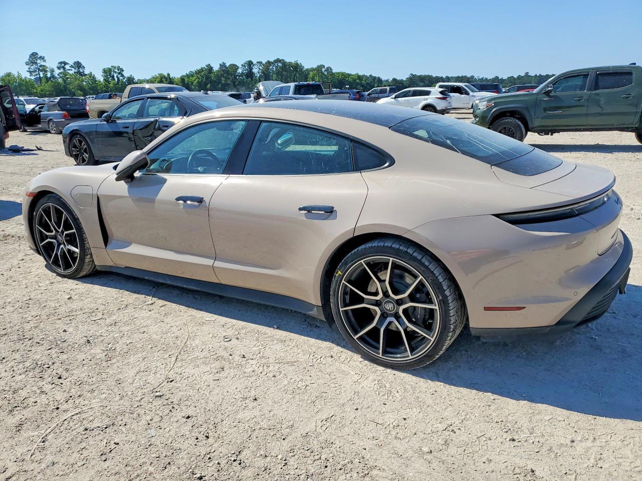 2024 PORSCHE Taycan