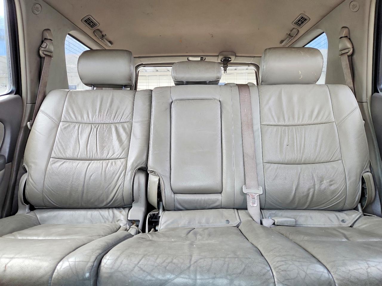 2005 TOYOTA Sequoia