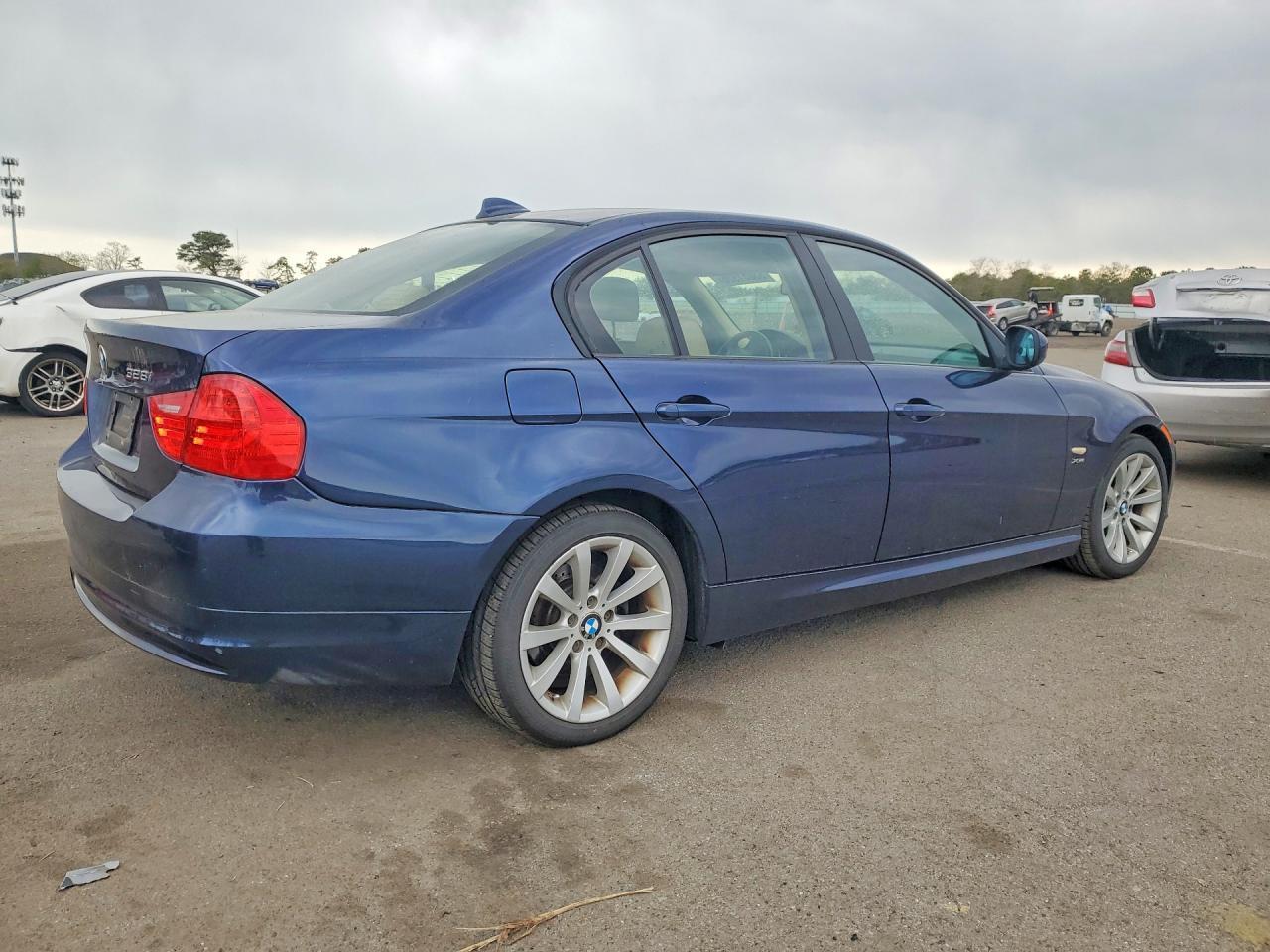 2011 BMW 3 SERIES