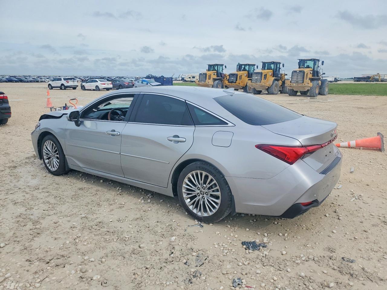 2022 TOYOTA Avalon