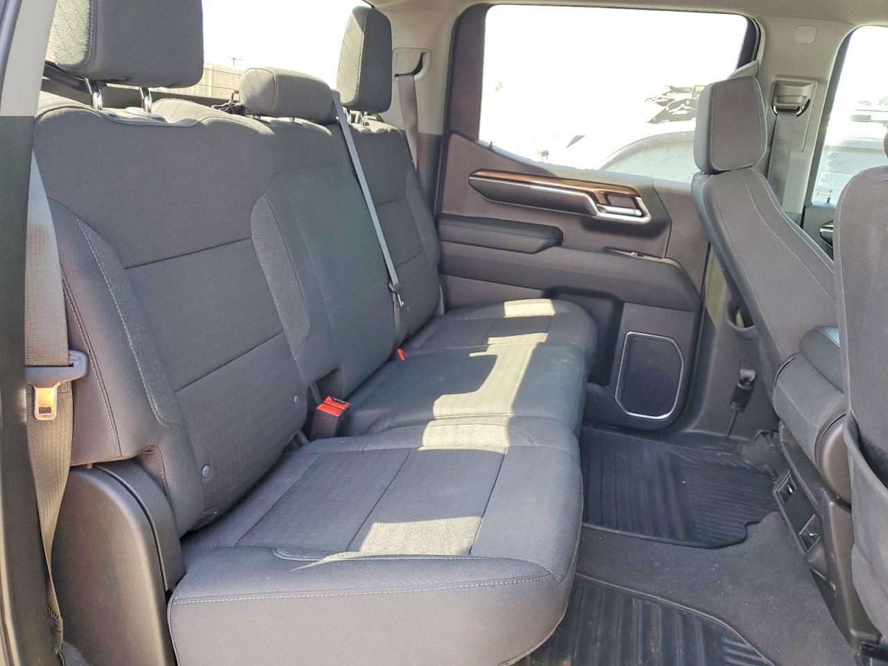 2024 CHEVROLET Silverado