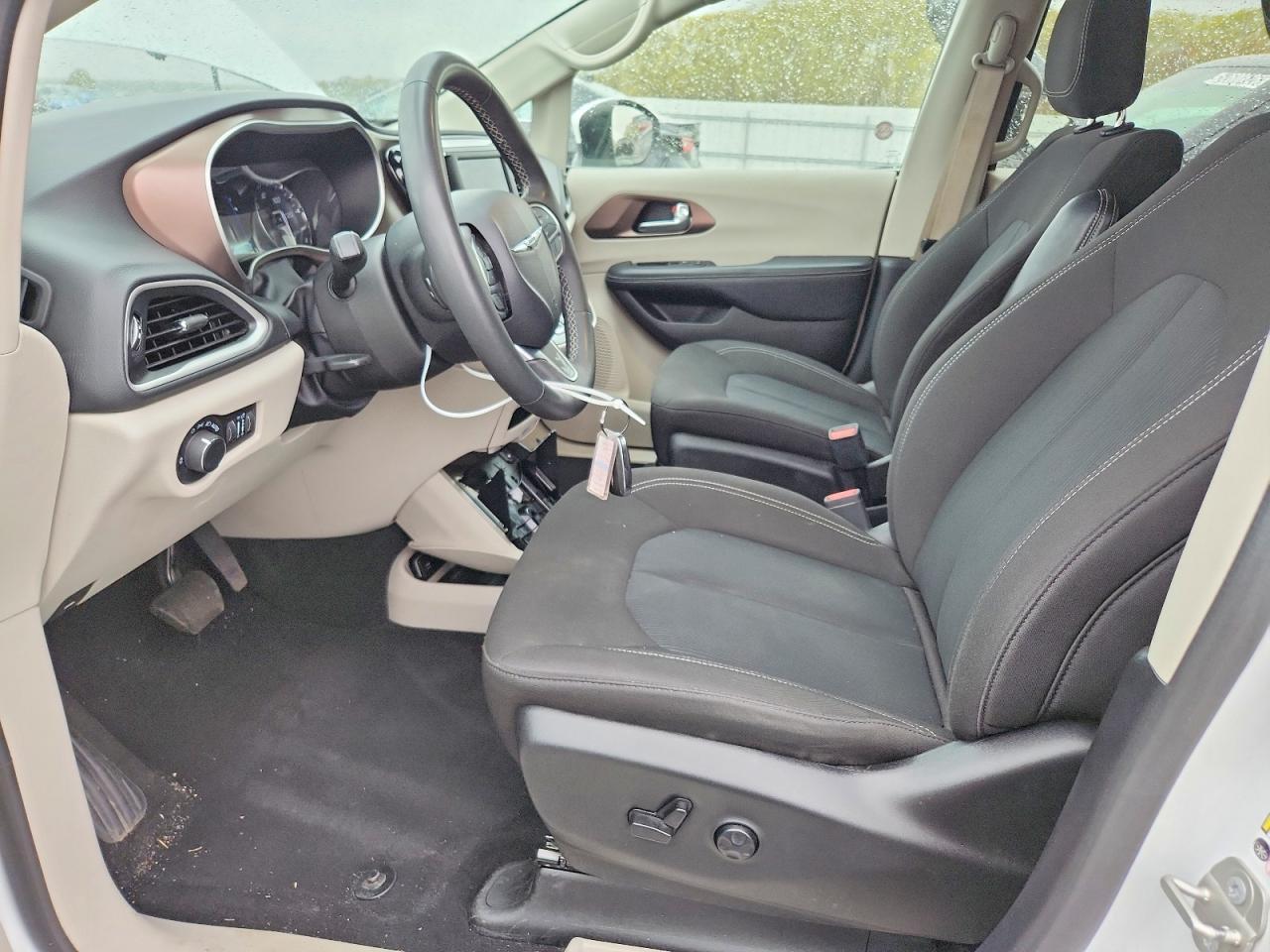 2023 CHRYSLER Voyager