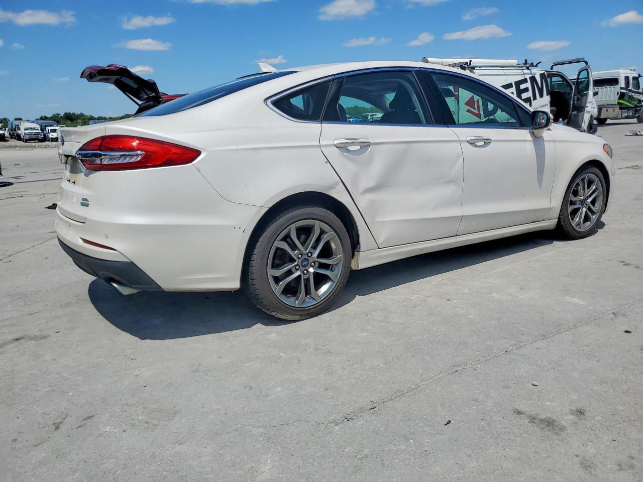2019 FORD FUSION
