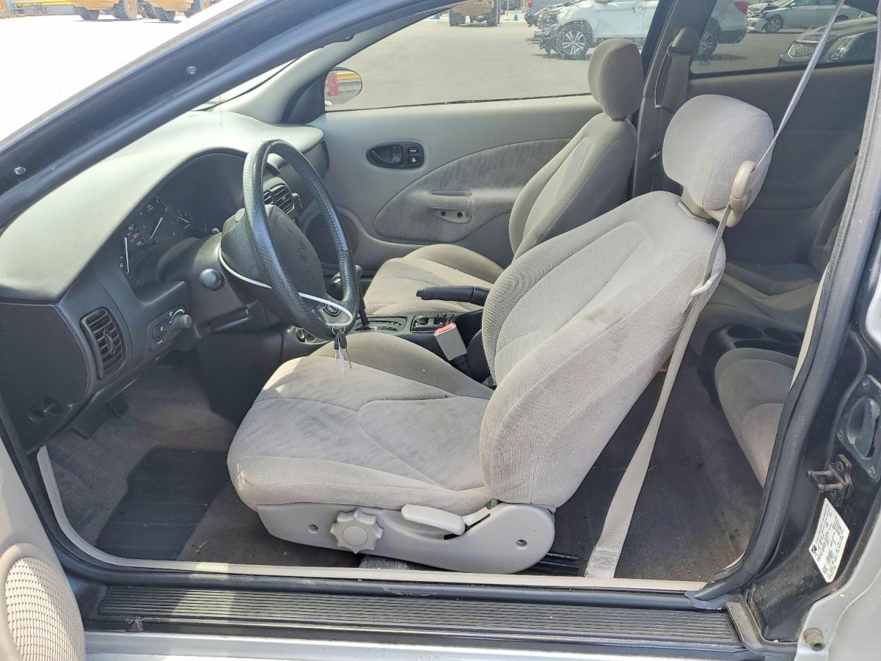 2002 SATURN Sc2