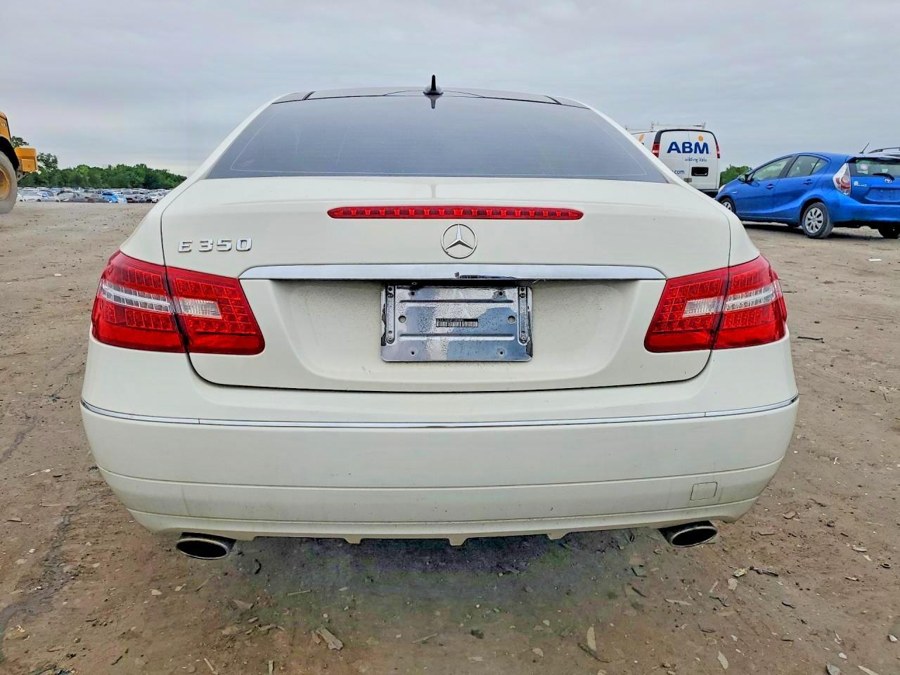 2011 MERCEDES-BENZ E-Class
