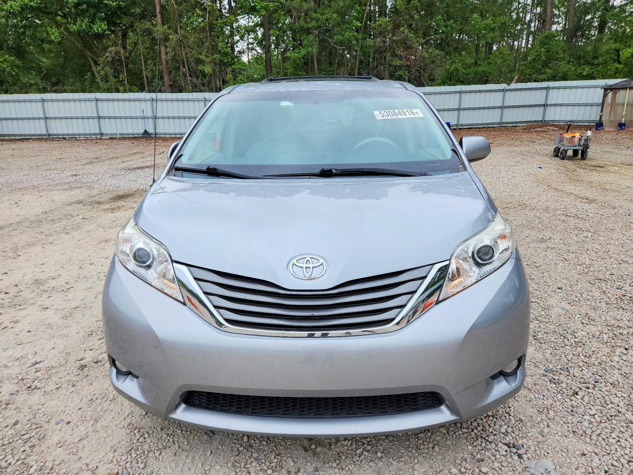 2013 TOYOTA SIENNA